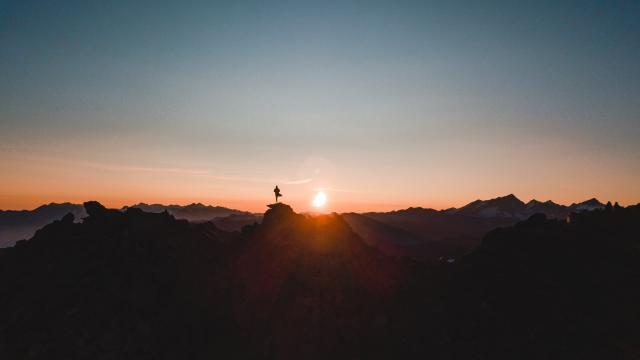 Vue aérienne de yoga au Mont-Fort, Verbier