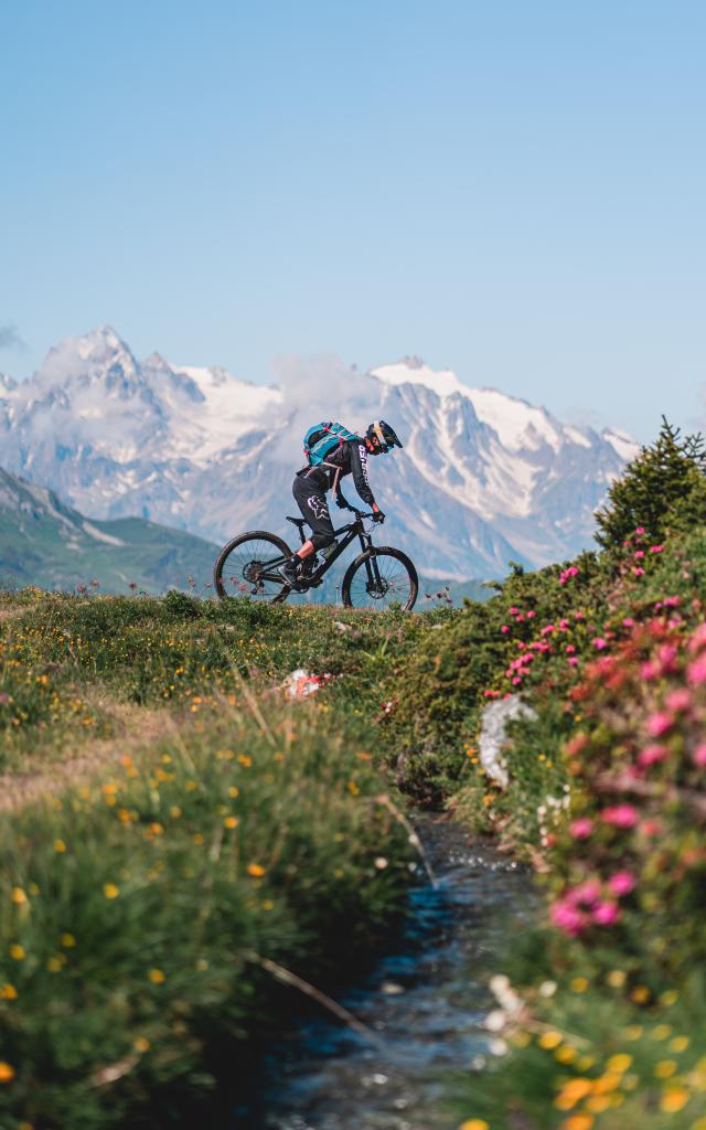 Balade en VTT enduro dans la région de Verbier