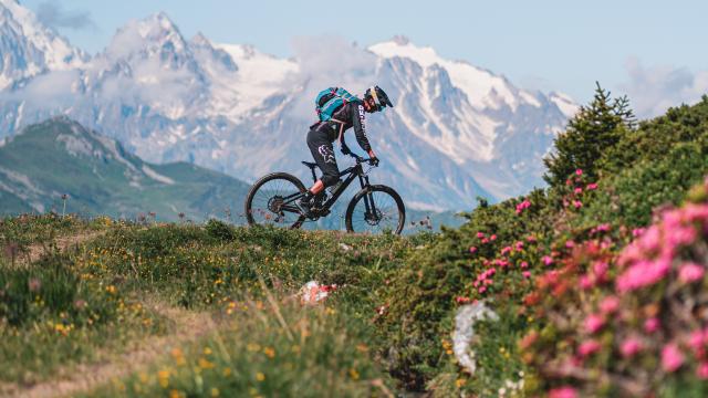 Balade en VTT enduro dans la région de Verbier