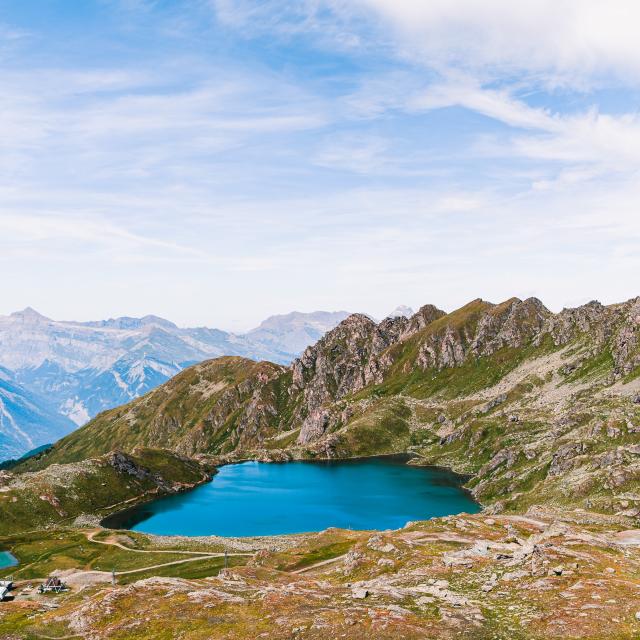 Vue aérienne du Lac des Vaux dans la région de Verbier