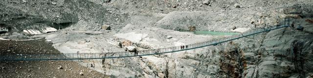 Passerelle de Corbassière, trait d'union entre la cabane de Brunet et celle de Panossière, qui mène à la cabane FXB Panossière au pied des Combins