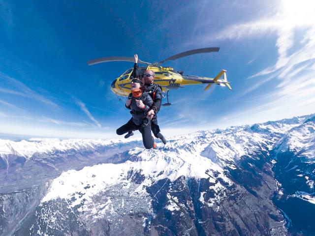 Saut en parachute au dessus de Verbier et du Val de Bagnes