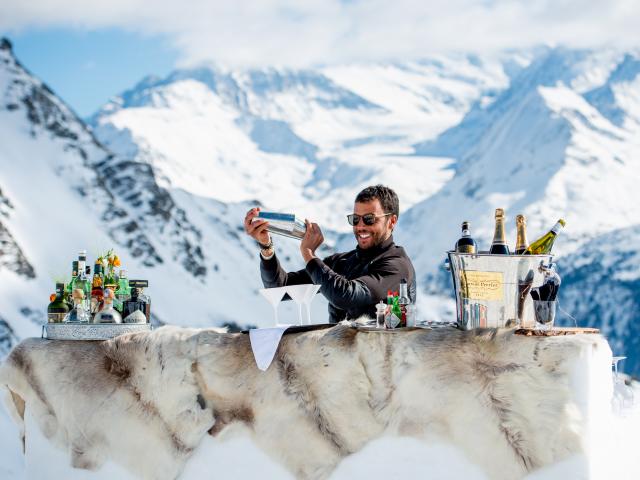 Bar en neige sur les hauts de Verbier