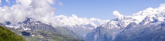 VTT enduro du côté de Savoleyres, en dessus de la Marlène, avec vue sur Verbier et les Combins