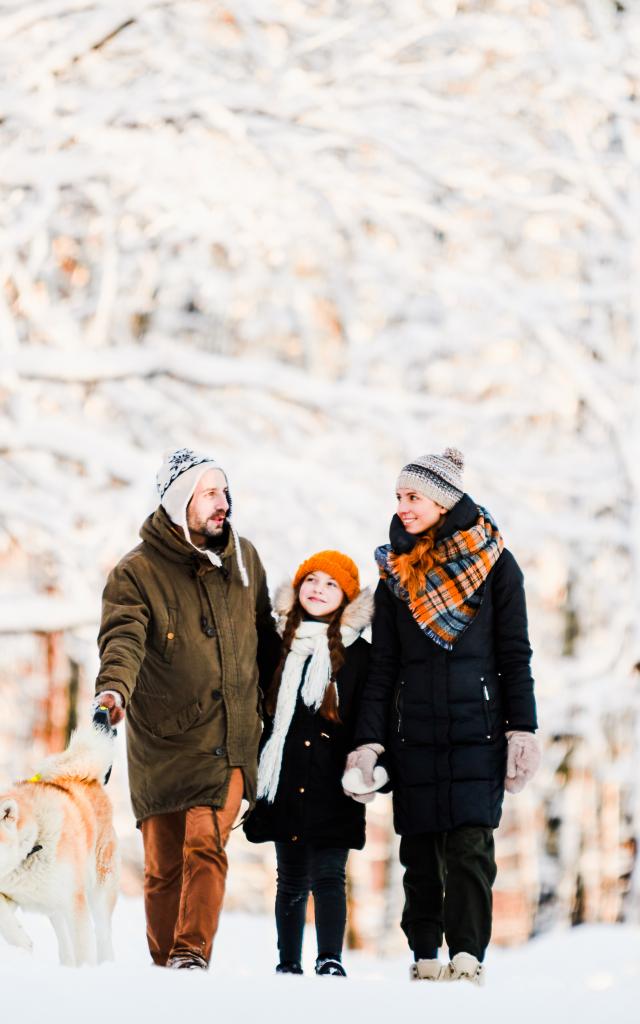 Balade en famille dans la neige