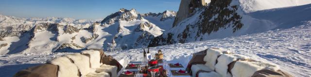 Heli picnic experience in Winter