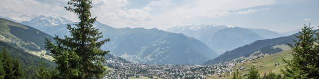 Vue de la station de Verbier en été