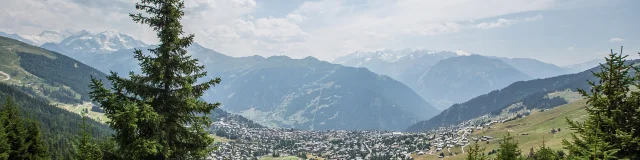 Vue de la station de Verbier en été